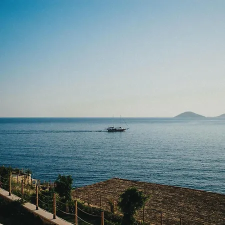Lures Otel Kalkan
